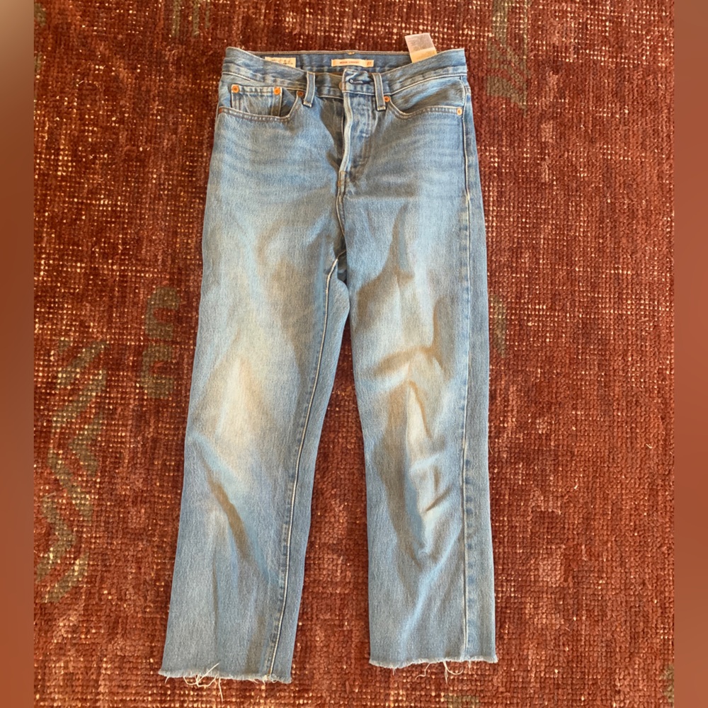 Levi’s wedgie cropped jeans
